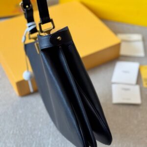 【AT3482】Fendi Peekaboo ISeeU 小サイズのハンドバッグ｜クラシックな通勤バッグ｜高級感のあるファッショナブルなショルダーバッグ