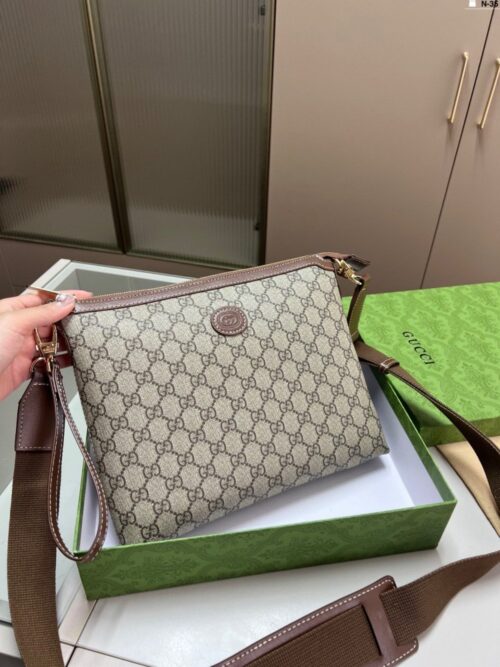 【AT3485】Gucci クラシック GGシュプリーム キャンバス 斜めがけバッグ。ヴィンテージでエレガントなラグジュアリーバッグ。