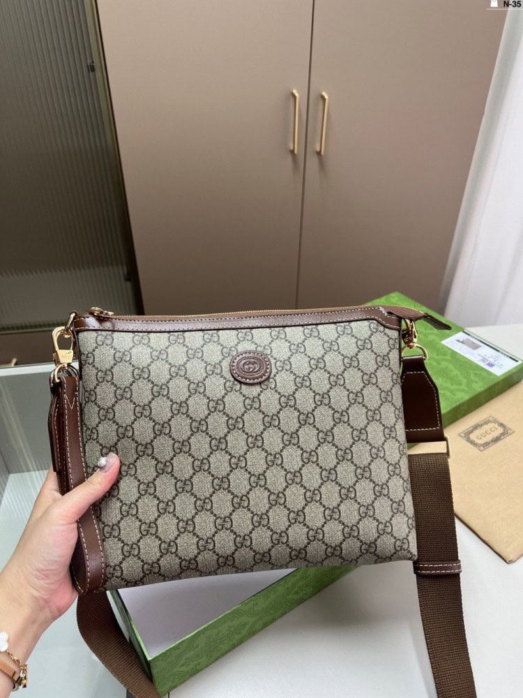 【AT3485】Gucci クラシック GGシュプリーム キャンバス 斜めがけバッグ。ヴィンテージでエレガントなラグジュアリーバッグ。