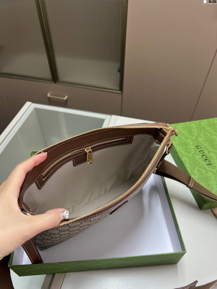 【AT3485】Gucci クラシック GGシュプリーム キャンバス 斜めがけバッグ。ヴィンテージでエレガントなラグジュアリーバッグ。