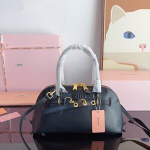 【AT3497】Miu Miu ヴィンテージシェルバッグ、エレガントなファッショナブルなハンドバッグです。