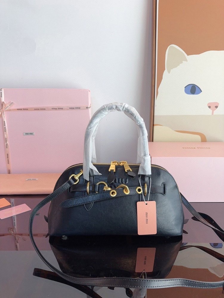【AT3497】Miu Miu ヴィンテージシェルバッグ、エレガントなファッショナブルなハンドバッグです。
