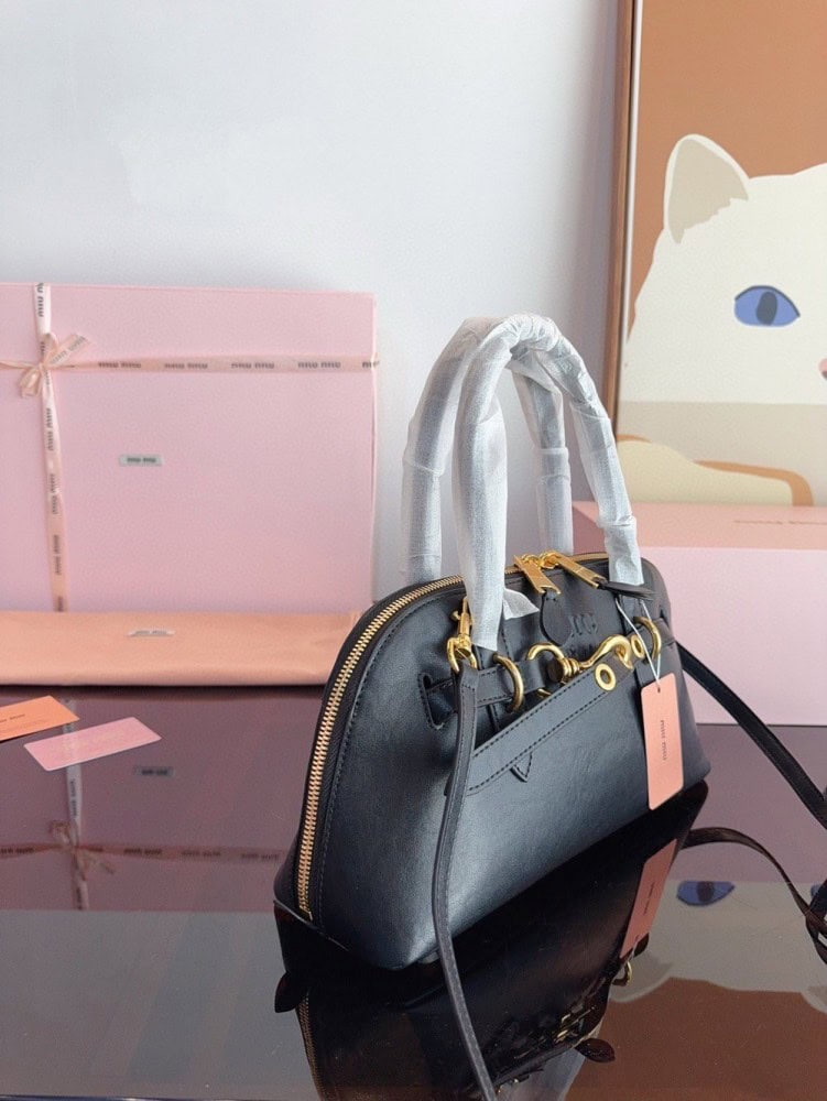 【AT3497】Miu Miu ヴィンテージシェルバッグ、エレガントなファッショナブルなハンドバッグです。