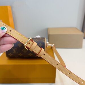 【AT3503】Louis Vuitton ミニ枕バッグ | クラシックなダミエ柄 | スタイリッシュで洗練された