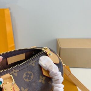 【AT3503】Louis Vuitton ミニ枕バッグ | クラシックなダミエ柄 | スタイリッシュで洗練された