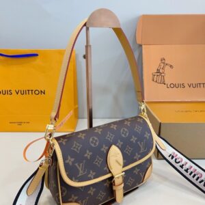 【AT3504】Louis Vuitton クラシックなモノグラムキャンバスショルダーバッグ。時代を超えた最高級感。