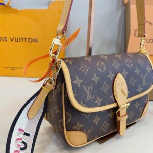 【AT3504】Louis Vuitton クラシックなモノグラムキャンバスショルダーバッグ。時代を超えた最高級感。