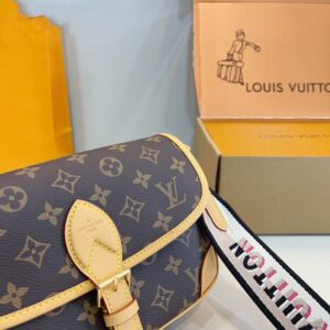 【AT3504】Louis Vuitton クラシックなモノグラムキャンバスショルダーバッグ。時代を超えた最高級感。