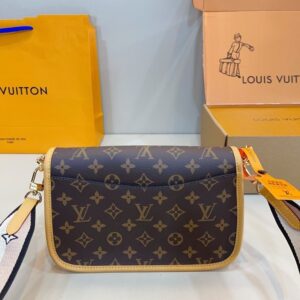 【AT3504】Louis Vuitton クラシックなモノグラムキャンバスショルダーバッグ。時代を超えた最高級感。