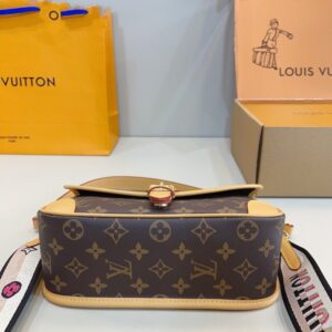 【AT3504】Louis Vuitton クラシックなモノグラムキャンバスショルダーバッグ。時代を超えた最高級感。