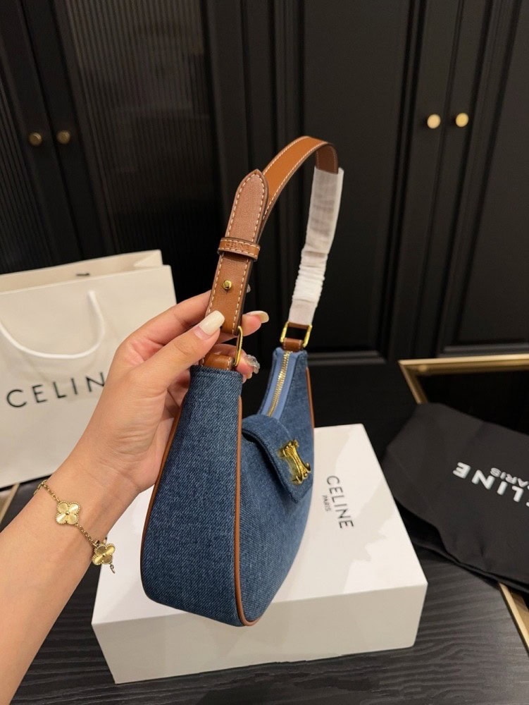【AT3507】CELINE デニム AVA ジーンズの三日月バッグ。トレンドに合わせて。