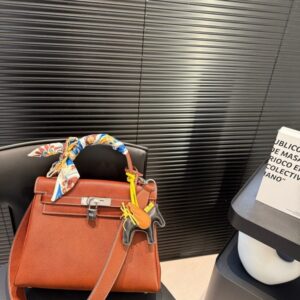 【AT3511】Hermès エルメスのケリー28ボックスカーフハンドバッグ | クラシックでエレガントな高級感