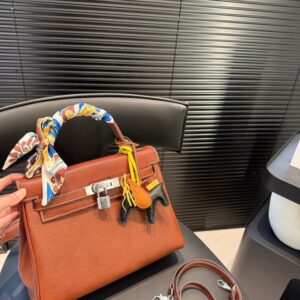 【AT3511】Hermès エルメスのケリー28ボックスカーフハンドバッグ | クラシックでエレガントな高級感