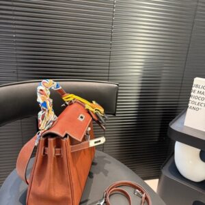 【AT3511】Hermès エルメスのケリー28ボックスカーフハンドバッグ | クラシックでエレガントな高級感