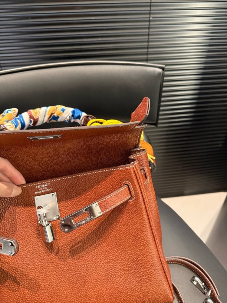 【AT3511】Hermès エルメスのケリー28ボックスカーフハンドバッグ | クラシックでエレガントな高級感