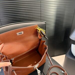 【AT3511】Hermès エルメスのケリー28ボックスカーフハンドバッグ | クラシックでエレガントな高級感