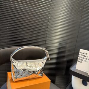 【AT3513】LV Mirror ミラー銀色ショルダーバッグ | クラシックなモノグラムデザイン | おしゃれで万能な使いやすさ