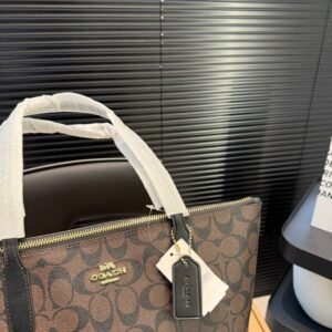 【AT3515】CoachのクラシックなSignature C PVCトートバッグ。ファッショナブルで万能な大容量ショルダーバッグ。