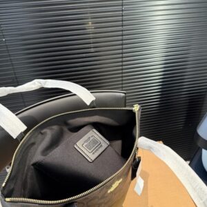 【AT3515】CoachのクラシックなSignature C PVCトートバッグ。ファッショナブルで万能な大容量ショルダーバッグ。