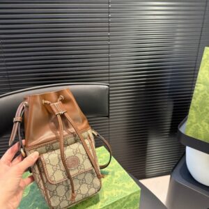 【AT3521】GUCCIのクラシックなモノグラム バケットバッグ。ファッショナブルでレトロなシングルショルダーバッグ。