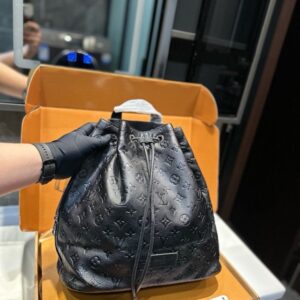 【AT3529】Louis Vuitton Montsouris ブラックエンボスドローバケットバッグ | クラシックでおしゃれ | 大容量の通勤バッグ
