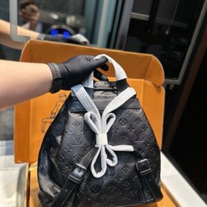 【AT3529】Louis Vuitton Montsouris ブラックエンボスドローバケットバッグ | クラシックでおしゃれ | 大容量の通勤バッグ