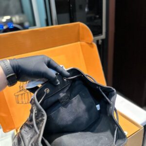 【AT3529】Louis Vuitton Montsouris ブラックエンボスドローバケットバッグ | クラシックでおしゃれ | 大容量の通勤バッグ