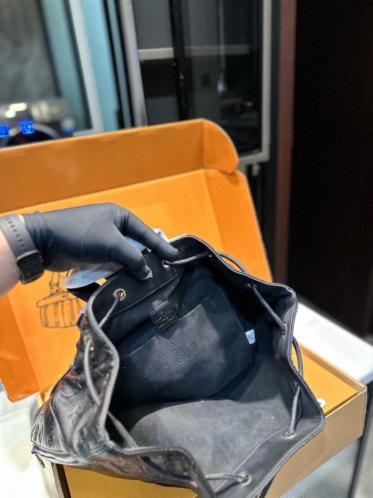 【AT3529】Louis Vuitton Montsouris ブラックエンボスドローバケットバッグ | クラシックでおしゃれ | 大容量の通勤バッグ