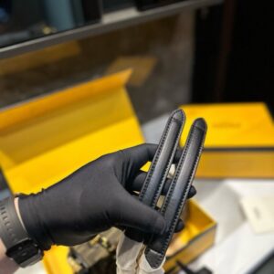 【AT3531】Fendi のクラシックなFFモノグラムチェーンバッグは、トレンディで万能なショルダーバッグです。