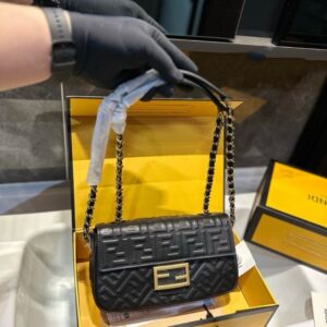 【AT3532】FendiのクラシックなFFモノグラムチェーンバッグ-ファッションで万能、エレガントで精巧