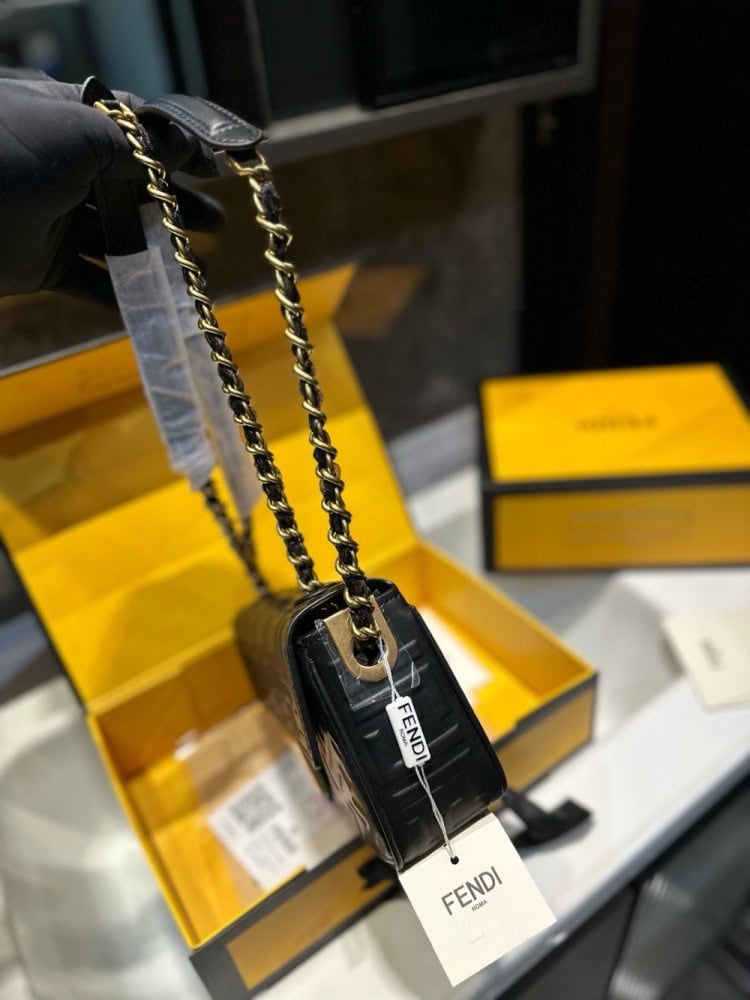 【AT3532】FendiのクラシックなFFモノグラムチェーンバッグ-ファッションで万能、エレガントで精巧
