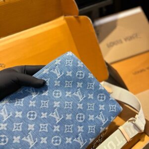 【AT3533】LVクッションデニムパッチワークバッグ。レトロでトレンディー、ファッションと万能。