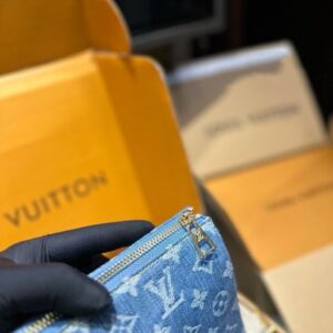 【AT3533】LVクッションデニムパッチワークバッグ。レトロでトレンディー、ファッションと万能。