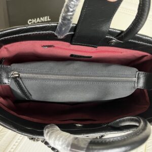 【AT3537】Chanelのクラシックなダイヤ柄チェーンショルダートートバッグは、ファッションとの相性が抜群で、黒色の大容量のハンドバッグです。