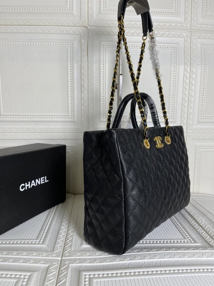 【AT3538】Chanelのクラシックなダイアモンドチェック柄のトートバッグ、ゴールドチェーンと二つのCのロゴ、レトロで高級感のある手提げと肩掛けの両用バッグ　