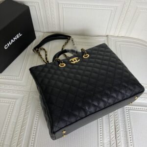 【AT3538】Chanelのクラシックなダイアモンドチェック柄のトートバッグ、ゴールドチェーンと二つのCのロゴ、レトロで高級感のある手提げと肩掛けの両用バッグ　