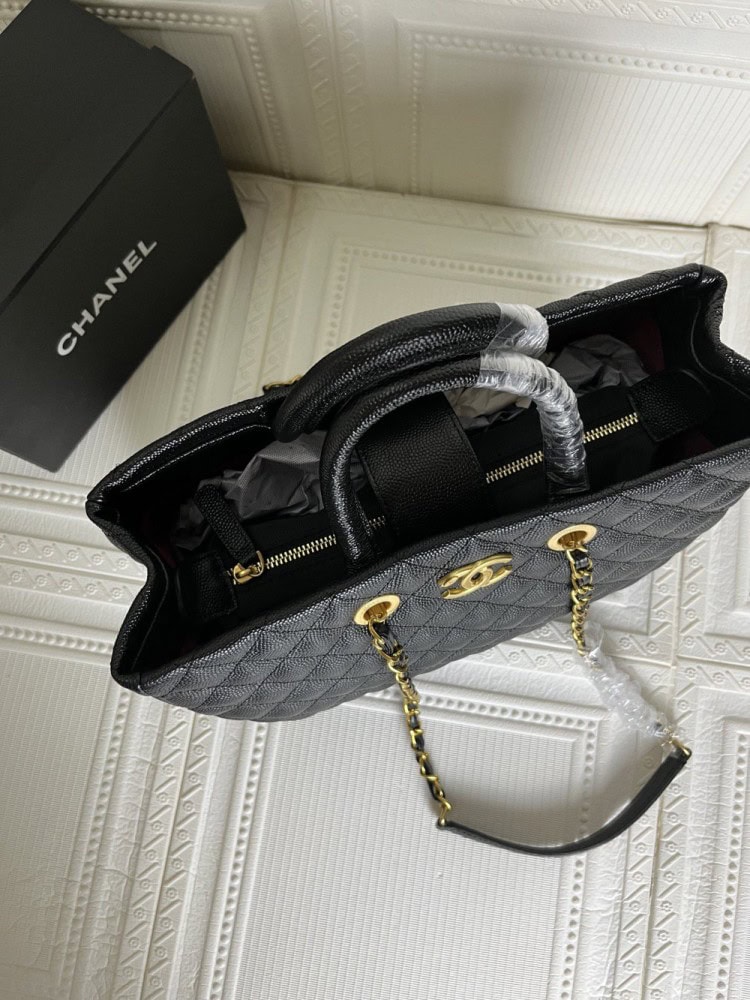 【AT3538】Chanelのクラシックなダイアモンドチェック柄のトートバッグ、ゴールドチェーンと二つのCのロゴ、レトロで高級感のある手提げと肩掛けの両用バッグ　