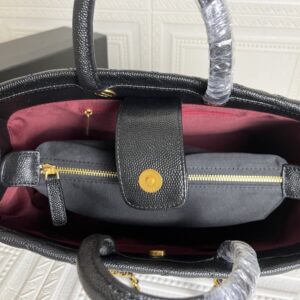 【AT3538】Chanelのクラシックなダイアモンドチェック柄のトートバッグ、ゴールドチェーンと二つのCのロゴ、レトロで高級感のある手提げと肩掛けの両用バッグ　