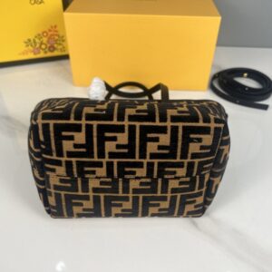 【AT3542】FendiのクラシックなFFモノグラムトートバッグ、ヴィンテージキャンバスと牛革のコンビネーション、大容量の手提げバッグ、斜め掛けも可能。
