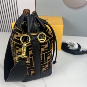 【AT3543】Fendi クラシック FF モノグラム バケツバッグ ビンテージキャンバスと牛革の組み合わせ オールマッチの紐付きバッグ ショルダーと斜め掛けの両用