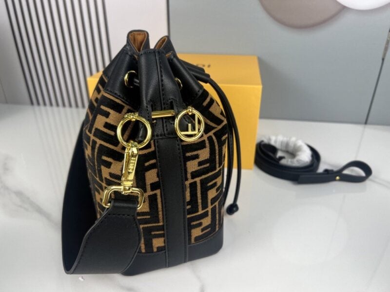 【AT3543】Fendi クラシック FF モノグラム バケツバッグ ビンテージキャンバスと牛革の組み合わせ オールマッチの紐付きバッグ ショルダーと斜め掛けの両用