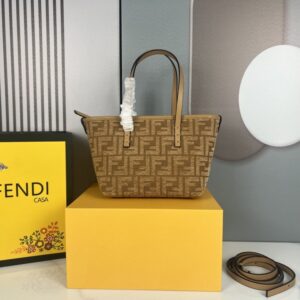 【AT3544】FendiのクラシックFFエクスプレスバッグ、ヴィンテージキャンバスと牛革の組み合わせ、大容量で通勤に便利なハンドバッグ。斜め掛けも可能。