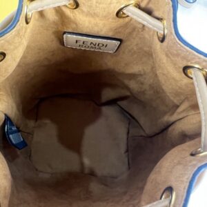 【AT3545】FendiのクラシックなFFモノグラム柄のバケツバッグ。レトロなキャンバス地と牛革の組み合わせがおしゃれでどんなスタイルにも合わせやすい、ショルダーバッグや斜めがけバッグです。