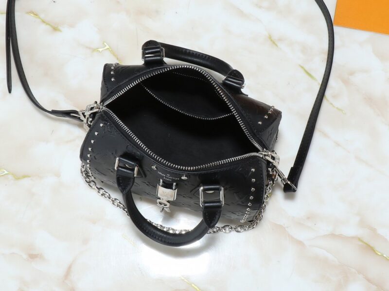 【AT3548】LVのハイエンドブラックリベットロック付きトートバッグ。ファッショナブルで万能なスクエアバッグ Louis Vuitton