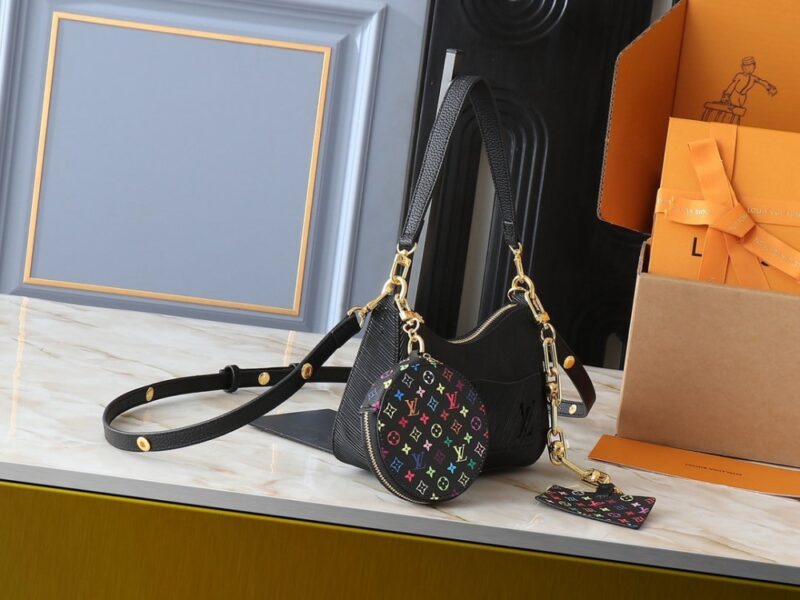 【AT3554】Louis Vuitton ルイヴィトンのヴィンテージEPIレザーとマルチカラーパターンのクラッチバッグは、ファッショナブルなチェーンショルダーバッグです。