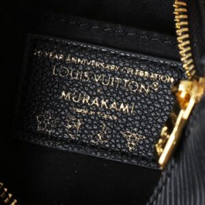 【AT3554】Louis Vuitton ルイヴィトンのヴィンテージEPIレザーとマルチカラーパターンのクラッチバッグは、ファッショナブルなチェーンショルダーバッグです。