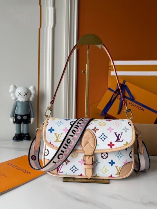 【AT3567】Louis Vuitton ルイ・ヴィトン x 村上隆 20周年記念ホワイトカラー郵便バッグ - トレンディでスタイリッシュなファッションアイテム🌸