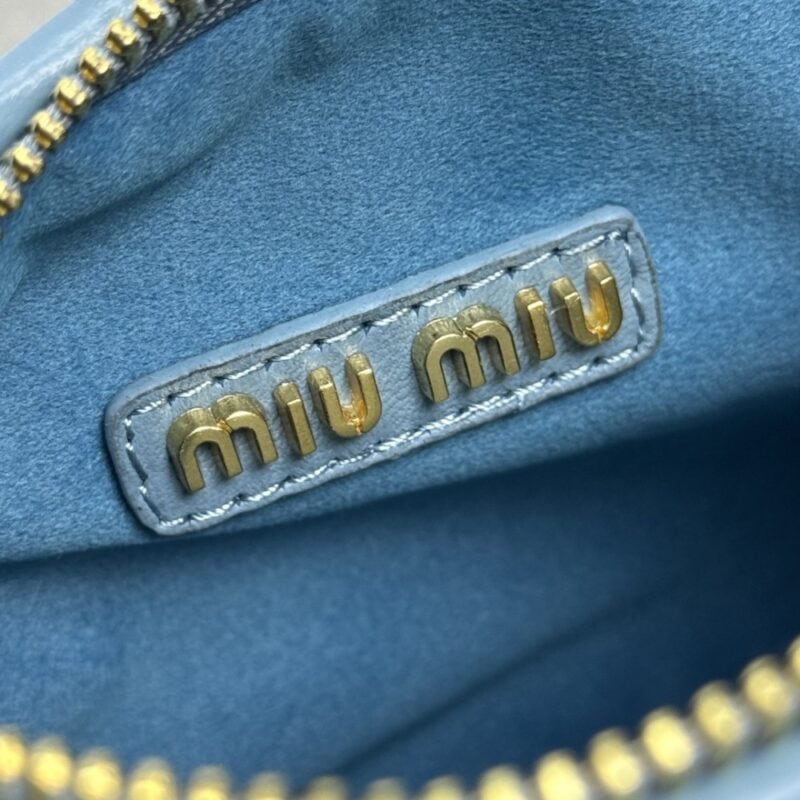 【AT3576】Miu Miu ミュウミュウのファッションプリーツショルダーバッグ（アドバンストグレーブルー）