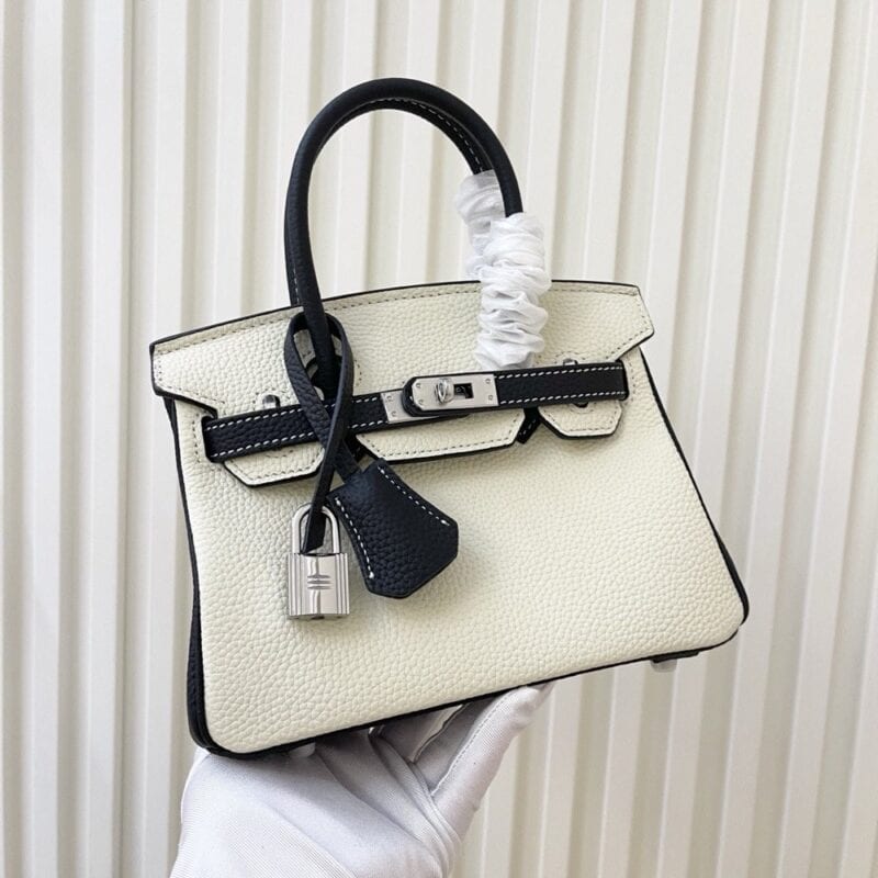 【AT3577】Hermes エルメスのクラシックなリズリボン柄のハンドバッグ（黒と白のツートンカラー）。