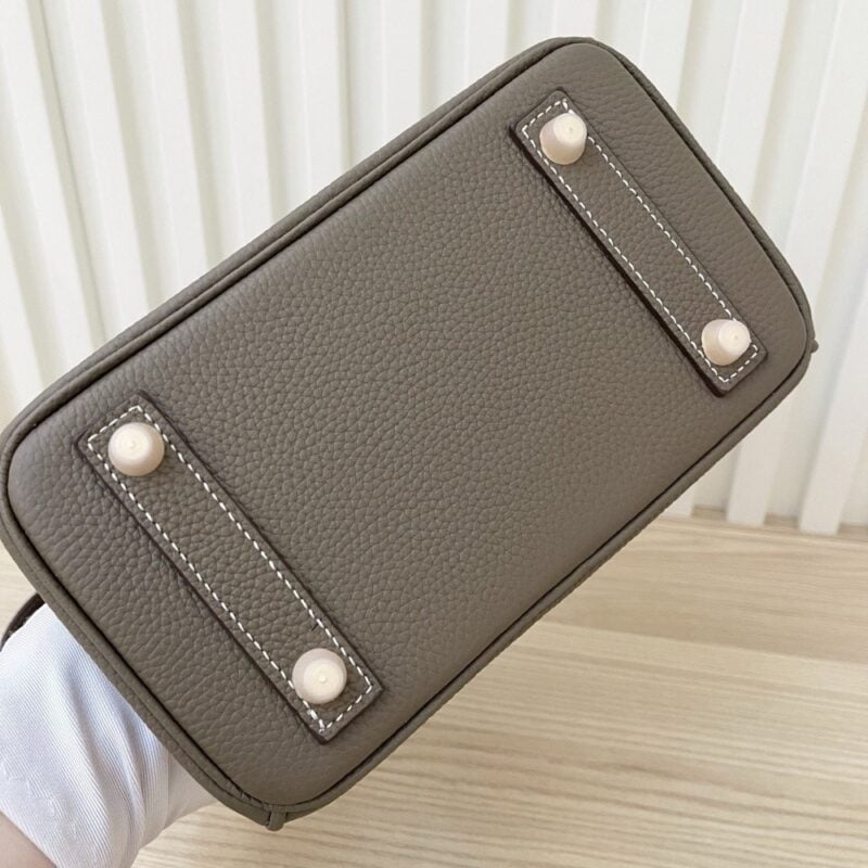 【AT3580】Hermes エルメスのクラシックなグレーのブラックバッグ。手提げ、肩にかけ、斜めがけにできます。
